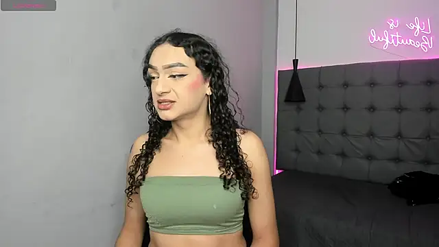 scarletcherry18 online show from 06/15/26, 04:36