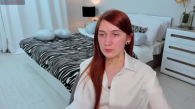 Snapshot of Polly_Sweet chatting on 02/17/26, 06:47 Polly Sweet online show from 02/17/26, 06:47