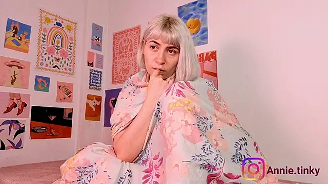 annieTinky0 online show from 02/24/26, 12:30