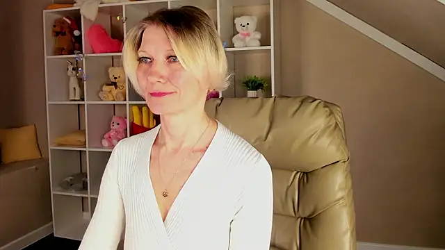 Julie Lucas online show from 03/13/26, 12:39