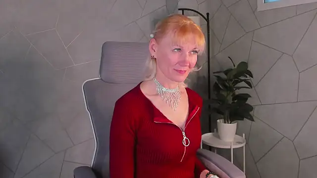 Julie Lucas online show from 03/27/26, 01:00