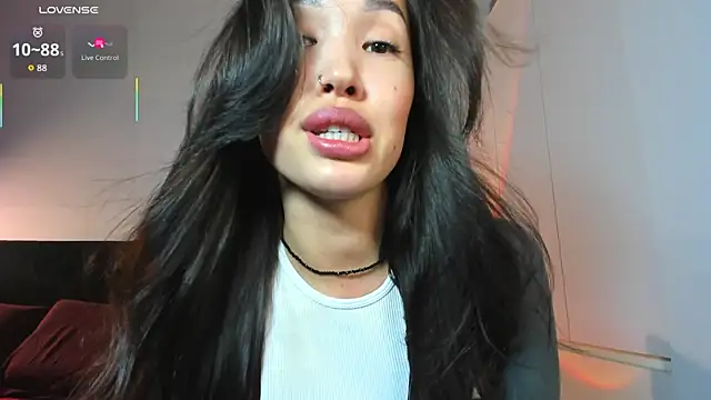 Snapshot of your_asian_dream chatting on 07/12/26, 05:37 your asian dream online show from 07/12/26, 05:37
