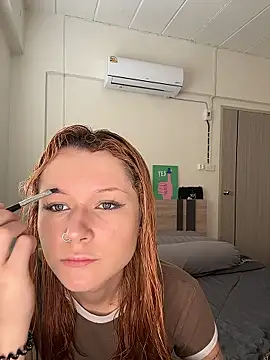 Snapshot of eyes00n chatting on 01/15/26, 04:17 eyes00n online show from 01/15/26, 04:17