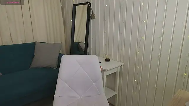 Julies Lii online show from 02/20/26, 01:22