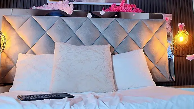 Real virgin Pussy online show from 03/17/26, 07:28