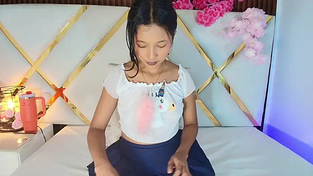 Snapshot of Real_virgin_Pussy chatting on 06/19/26, 06:56 Real virgin Pussy online show from 06/19/26, 06:56