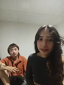 AlexxaAndRileyy online show from 04/18/26, 09:48