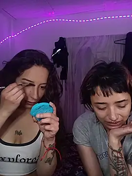 Snapshot of AlexxaAndRileyy chatting on 06/28/26, 04:57 AlexxaAndRileyy online show from 06/28/26, 04:57
