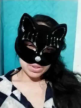 Snapshot of TWOLOVE16 chatting on 02/16/26, 01:13 TWOLOVE16 online show from 02/16/26, 01:13