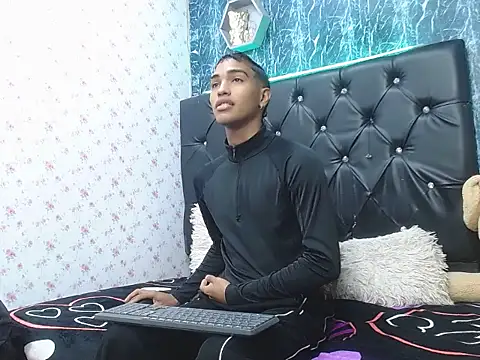 emersson sex18 online show from 01/13/26, 02:22