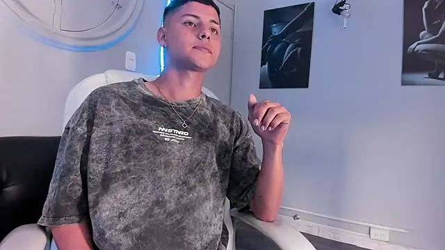 Snapshot of Liam9_ chatting on 01/15/26, 02:49 Liam9 online show from 01/15/26, 02:49