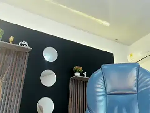 Aurora Lull online show from 04/16/26, 10:38