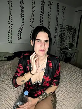 julieeeeee75 online show from 01/13/26, 12:16