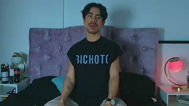 Snapshot of Ethan_Briggs_ chatting on 02/18/26, 03:46 Ethan Briggs online show from 02/18/26, 03:46