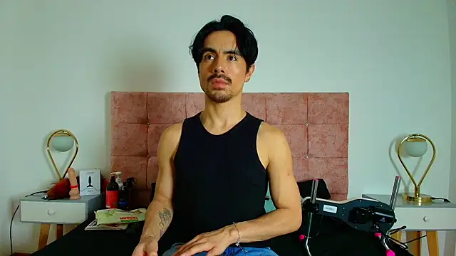 Ethan Briggs  online show from 05/07/26, 03:23