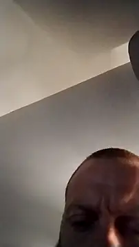 Snapshot of sterng6969 chatting on 01/13/26, 12:32 sterng6969 online show from 01/13/26, 12:32