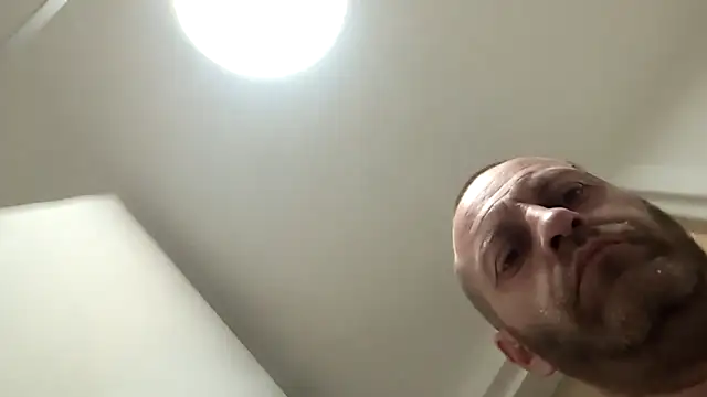 Snapshot of sterng6969 chatting on 02/05/26, 04:50 sterng6969 online show from 02/05/26, 04:50