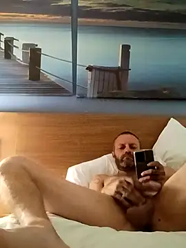 Snapshot of sterng6969 chatting on 03/01/26, 02:08 sterng6969 online show from 03/01/26, 02:08