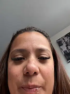 Snapshot of Pretty__Milf chatting on 02/20/26, 09:26 Pretty Milf online show from 02/20/26, 09:26