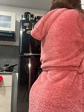 Snapshot of Pretty__Milf chatting on 02/27/26, 09:31 Pretty Milf online show from 02/27/26, 09:31