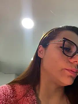 Pretty  Milf online show from 04/29/26, 09:24