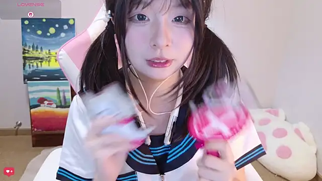 Qiqiiii-05 online show from 06/22/26, 02:25