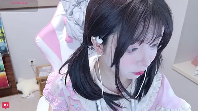 Qiqiiii-05 online show from 07/03/26, 01:39