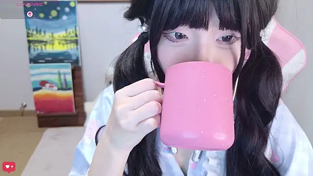 Qiqiiii-05 online show from 07/14/26, 12:22