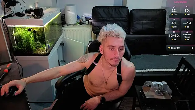 Rayzel White online show from 02/02/26, 09:24