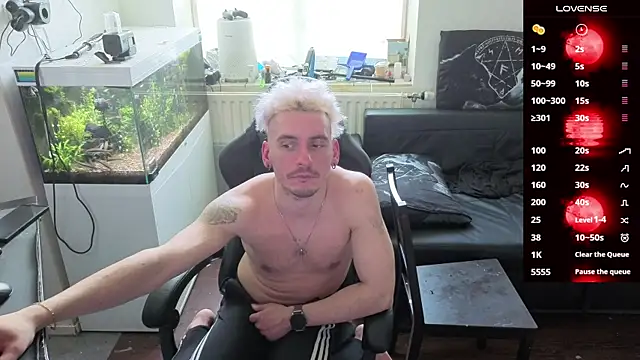 Rayzel White online show from 04/08/26, 11:43