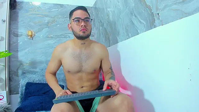 Snapshot of Boyka__hot_ chatting on 01/15/26, 04:44 Boyka hot online show from 01/15/26, 04:44