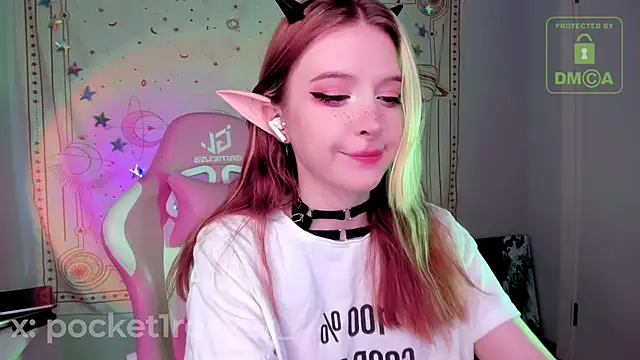 Snapshot of _PocketRocket_ chatting on 10/23/25, 10:41 PocketRocket online show from 10/23/25, 10:41