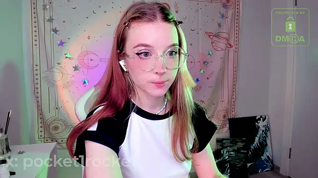 Snapshot of _PocketRocket_ chatting on 11/14/25, 01:15 PocketRocket online show from 11/14/25, 01:15