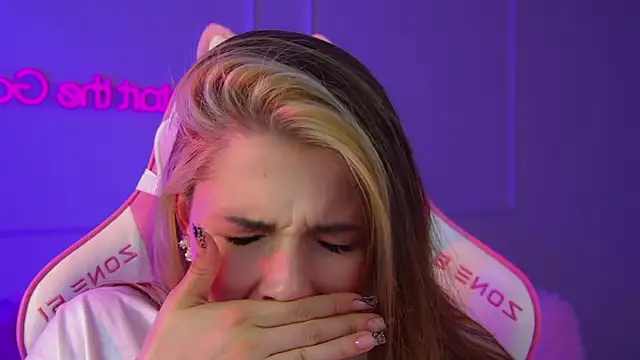 VanessaCelesti online show from 04/23/26, 12:40