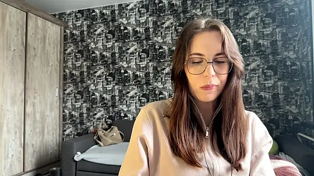 Snapshot of JanelleCourville chatting on 03/03/26, 10:32 JanelleCourville online show from 03/03/26, 10:32