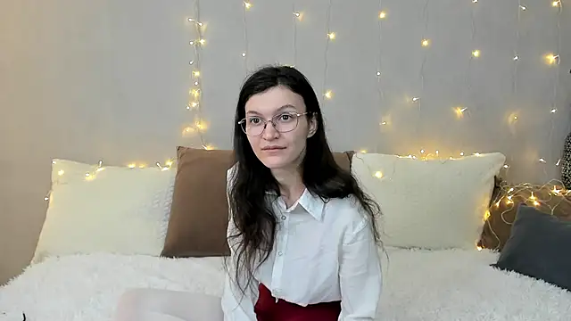 Snapshot of ThoraMarola chatting on 02/06/26, 05:01 ThoraMarola online show from 02/06/26, 05:01