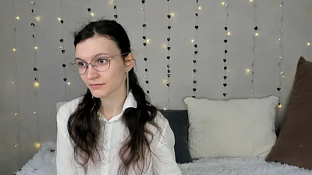 Snapshot of ThoraMarola chatting on 02/17/26, 05:04 ThoraMarola online show from 02/17/26, 05:04