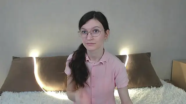 ThoraMarola online show from 04/03/26, 05:16