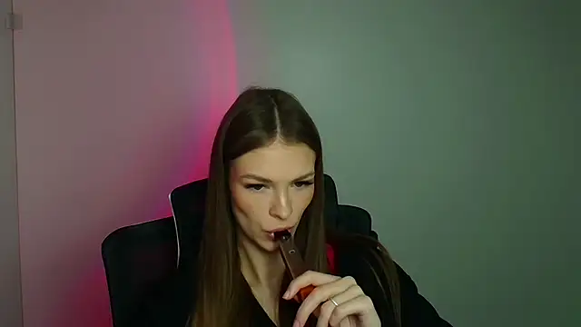 Snapshot of Lina_Loveuu chatting on 02/19/26, 12:45 Lina Loveuu online show from 02/19/26, 12:45