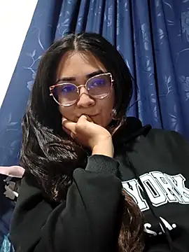 Snapshot of Freyarosse chatting on 02/25/26, 03:38 Freyarosse online show from 02/25/26, 03:38