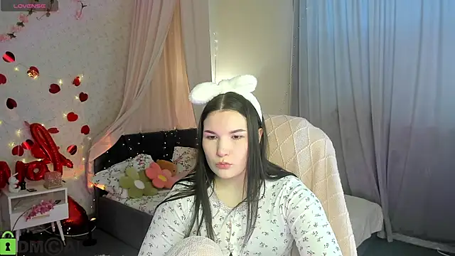 Snapshot of Mira_Silk chatting on 02/28/26, 03:51 Mira Silk online show from 02/28/26, 03:51