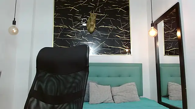 Snapshot of MarcusLux_ chatting on 01/14/26, 01:28 MarcusLux online show from 01/14/26, 01:28