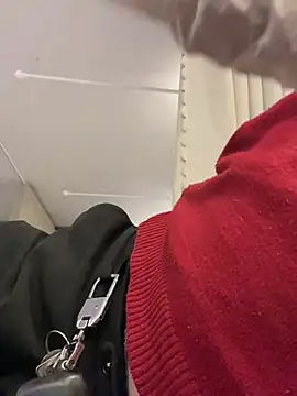 Snapshot of nmducnb chatting on 02/11/26, 12:32 nmducnb online show from 02/11/26, 12:32