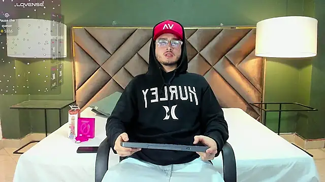 Salvattore Muller online show from 02/24/26, 09:24