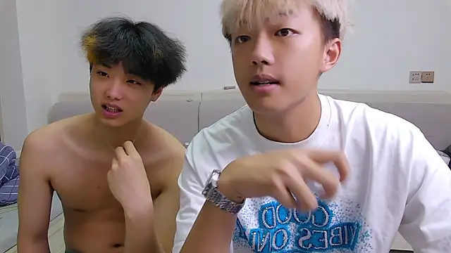 Chocolates-001 online show from 04/02/26, 08:34