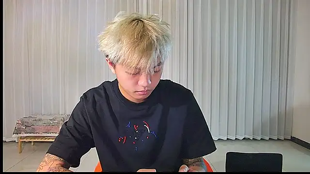 Chocolates-001 online show from 04/08/26, 08:58