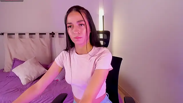 Snapshot of ella__olmos chatting on 02/28/26, 01:56 ella olmos online show from 02/28/26, 01:56