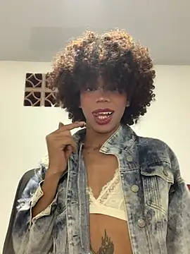 Snapshot of julietha_sexy chatting on 02/02/26, 05:28 julietha sexy online show from 02/02/26, 05:28