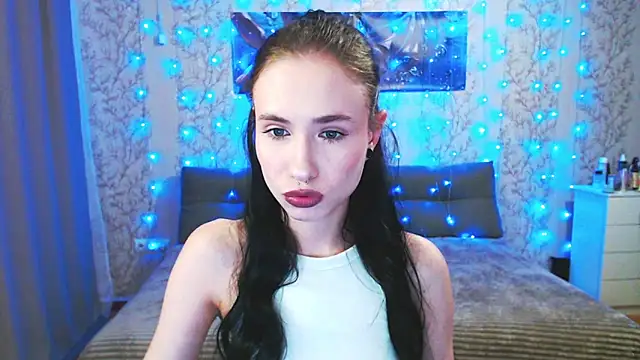 SnowWhite Lissa online show from 04/06/26, 06:53