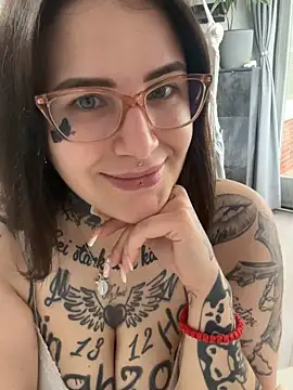 Snapshot of NyxTattoo chatting on 05/04/26, 07:48 NyxTattoo online show from 05/04/26, 07:48
